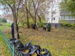 Округ №16 - Управляющая компания «Жилстрой» провела субботник на городской территории